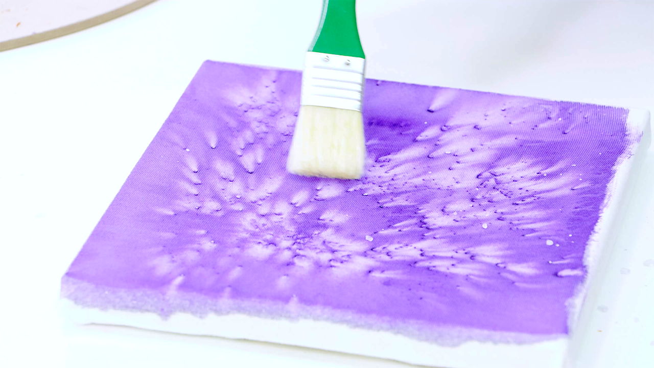 5 Practical Tips for Using Acrylic Paint on Metal Surfaces