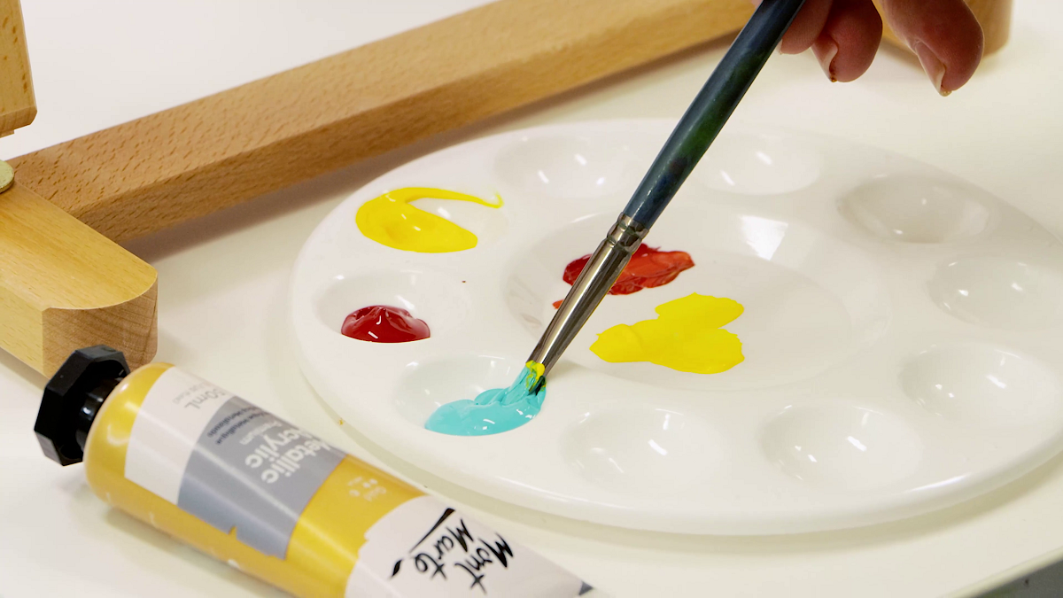 Choosing the Right Acrylic Paint for Your Project